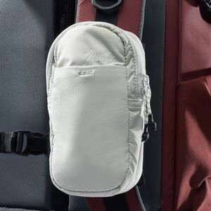 Matador Speed Stash Strap Pocket in Arctic White